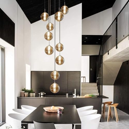 Lustre créatif cascade lumineuse pour sublimer l'architecture de votre villa
