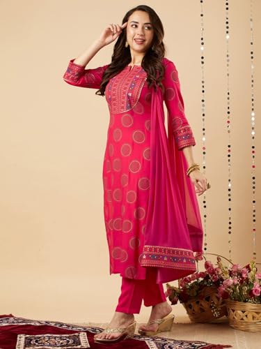 Image of Womens Printed Straight Kurta Pant and Dupatta Set for Women Ethnic Tunic Kurtis Set
