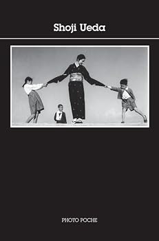 Paperback Shoji Ueda: Photo Poche n° 117 [French] Book