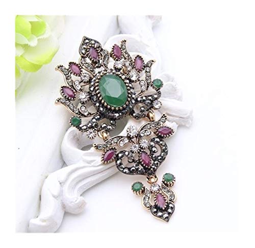Broche vintage fleur ornée de cristaux pour sublimer une tenue de mariée
