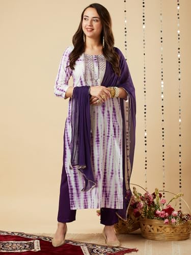 Image of GoSriKi Women's Rayon Viscose Straight Printed Kurta with Pant