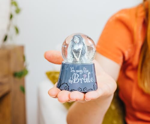 Mini globo de nieve Corpse Bride para decorar tu escritorio gótico 7