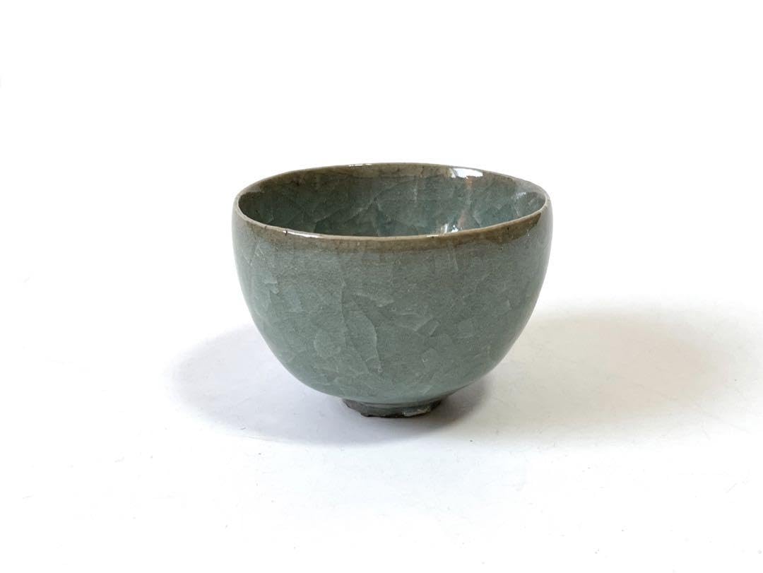 Amazon.co.jp: 陶芸家 作家物 高橋和三郎 青磁 盃 青瓷 ぐい呑