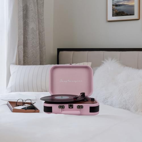 PRIXTON VC600 – Platine Vinyle Tourne-Disque Vintage, Lecteur de vinyles et de Musique Via Bluetooth et USB, 2 Haut-parleurs intégrés, Design Mallette, Couleur Lilas - Les Beatles, Paul McCartney, John Lennon, RIngo Starr, George Harrison PRIXTON VC600 - Platine Vinyle Tourne-Disque Vintage, Lecteur de vinyles et de Musique Via Bluetooth et USB, 2 Haut-parleurs intégrés, Design Mallette, Couleur Lilas – Image 3