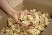 mgc24 Anzünder aus Holzwolle und Wachs 10kg (ca. 760 Stück) – Ansicht 4