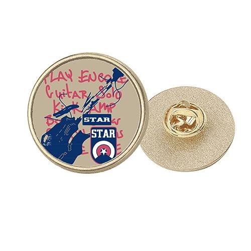 Broche guitare ronde dorée l'accessoire idéal sur un blazer de concert