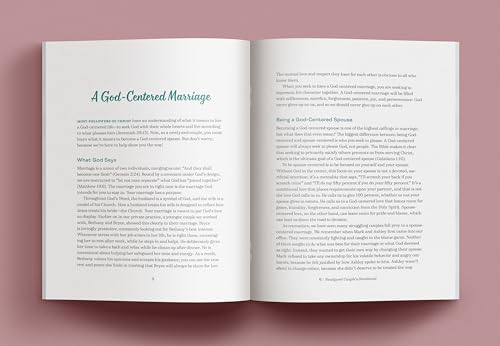 Image of Newlywed Couple's Devotional: 52 Weeks of Everyday Scripture, Reflections, and Prayers for a God-Centered Marriage