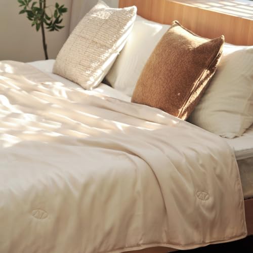 CUDDLE DREAMS Tencel Silk Comforter