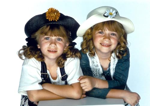 The Olsen Twins (Mary-Kate and Ashley Olsen) on the set