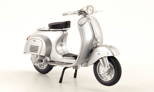 Preisvergleich Produktbild Vespa 125 Nuova, silber, 1965, Modellauto, Fertigmodell, Maisto 1:18