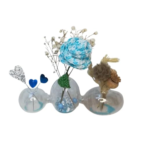 Petits vases au crochet et fleurs séchées pour une décoration fleurie sans entretien