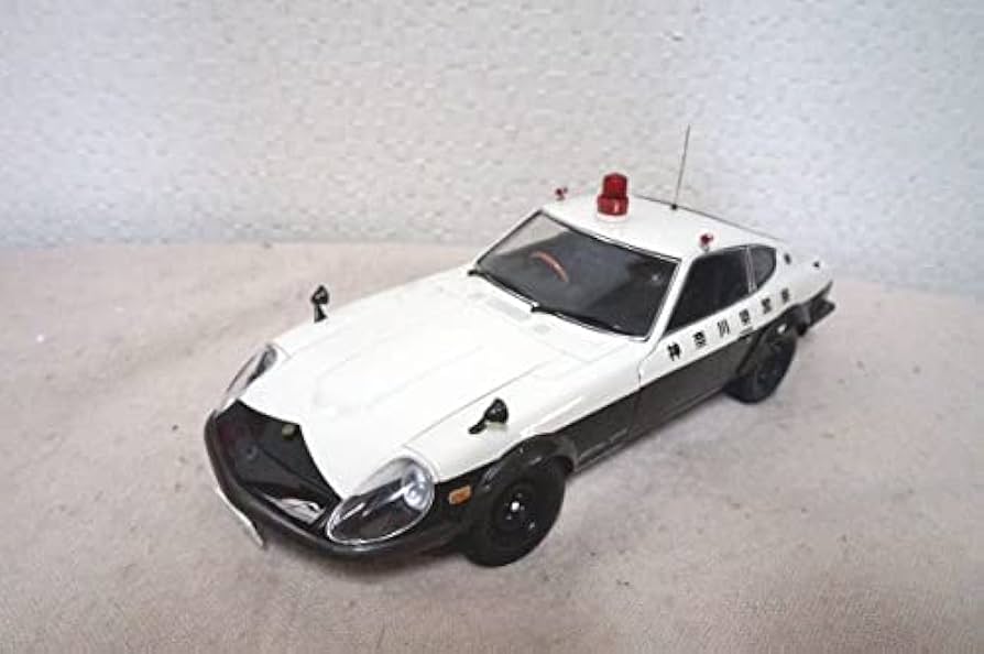 Amazon | 京商 日産 フェアレディZ 240ZG 神奈川県警察 1/18