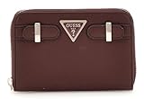 Ce portefeuille GUESS au design grainé est vraiment fantastique. Le petit format tient confortablement dans la main et peut être facilement rangé. Moderne et élégant, il vous accompagnera. Soyez à la mode en déplacement ! Dimensions : 14 x 9,5 x 2,5 cm