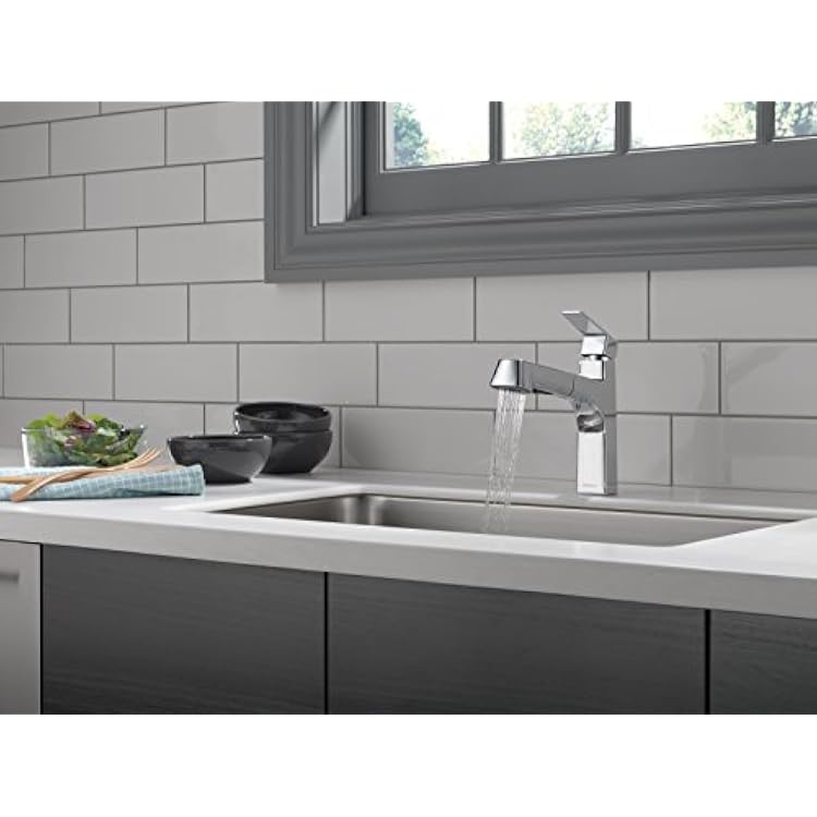 Peerless Xander Pull Out Kitchen Sink Faucet with Pull Out Sprayer, Chrome P6919LF