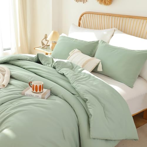 Image of ROSGONIA Oversized King Comforter 128x120, 3pcs Super King Plus (1 Sage Green Comforter & 2 Pillowcases) Lightweight Oversized Bedding Set Quilt