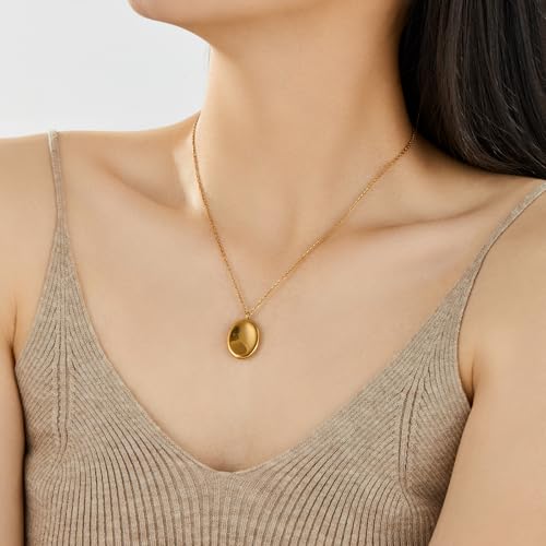 Chunky Gold Circle Necklace Non Tarnish Gold Stainless Steel Necklace Waterproof Statement Worry Stone Pendant for Women2