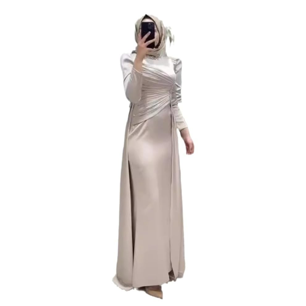 Robe de soirée en satin froncé gris argenté sublimant la silhouette