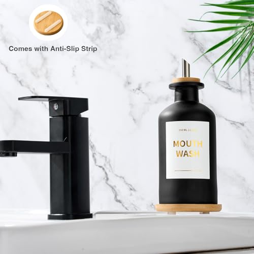 バスルーム用ガラス製マウスウォッシュディスペンサー 12オンス マウスウォッシュデカンターボトル ステンレススチール注ぎ口付き マウスウォッシュ容器 竹ホルダー付き 詰め替え可能なカップ 再利用可能な漏斗 ゴールデンステッカー