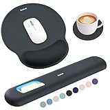 Confort lisse, respirant et durable : le repose-poignet clavier et le tapis de souris ergonomique offrent une surface en fibre de lait douce et respirante pour un confort toute la journée. La mousse à mémoire haute densité reprend lentement sa forme, assurant soutien et longévité au quotidien.
