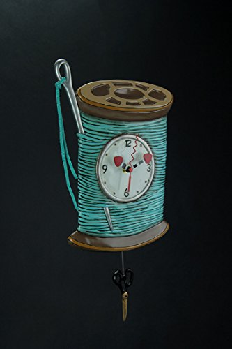 Reloj de pared péndulo Allen Designs con diseño clásico miniatura 2