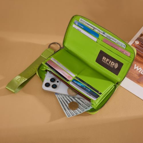 Image of Wrangler Wallet Women RFID Blocking, Gradient Wristlet Wallet for Daily Use