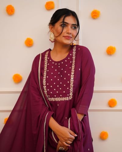 Image of Shiv Textiles Women's Chanderi Silk Embroidered Kurta Pant Dupatta Set(JDA-PRAGATI-Maroon-XXL)