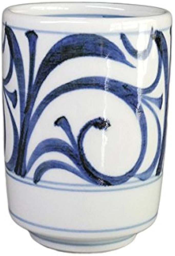 Amazon | 砥部焼 梅山窯 松湯呑大(唐草) | 梅山窯 | 湯呑み Amazon | 砥部焼 梅山窯 松湯呑大(唐草) | 梅山窯 | 湯呑み