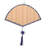 Décoration murale en macramé : polyvalente, cette pièce peut être accrochée au mur ou suspendue, s’adaptant ainsi à différents styles de décoration intérieure. éventail pliant