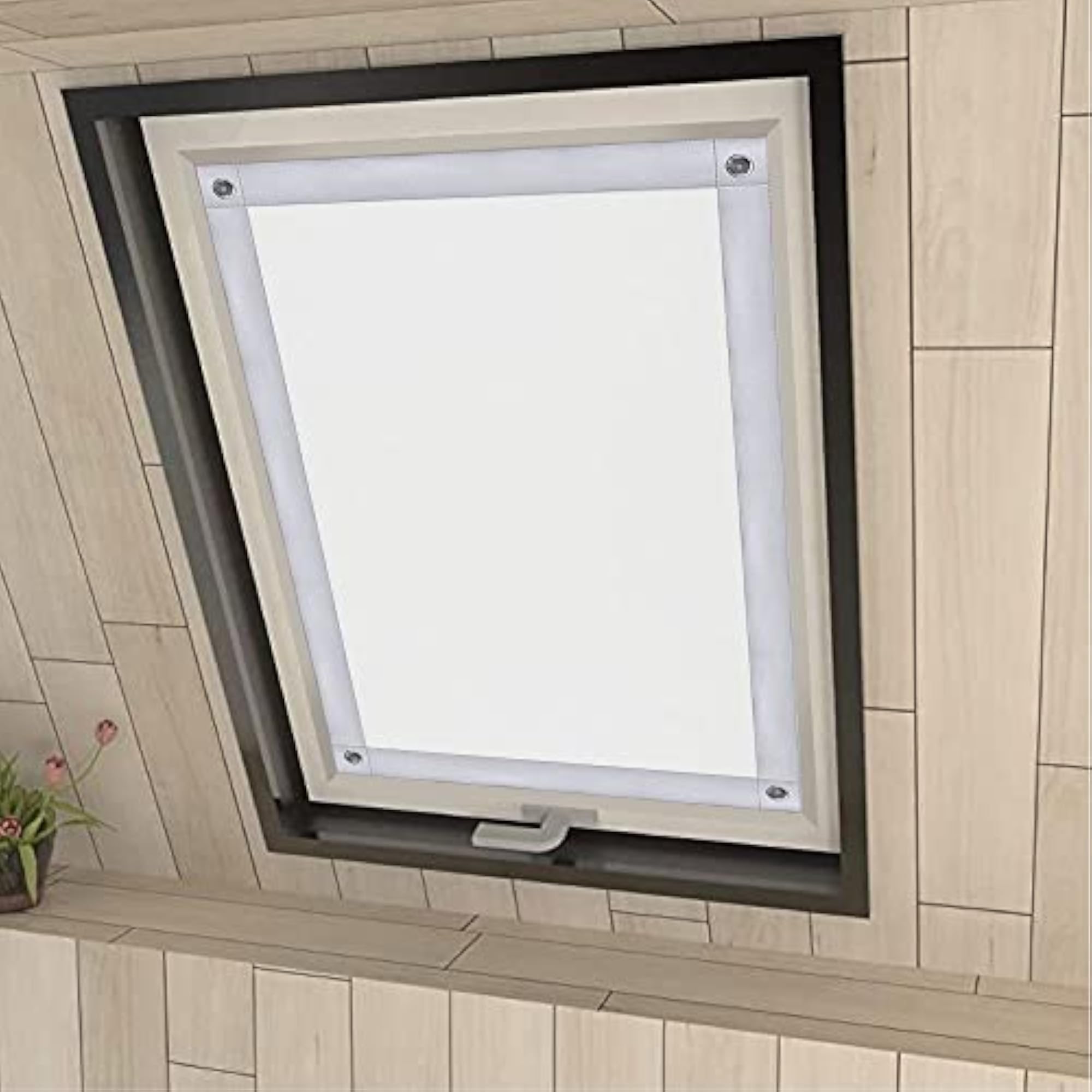 100% Blackout Skylight Roller Blind with Suction Cups, No Drilling