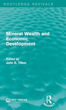 Hardcover Mineral Wealth and Economic Development Book