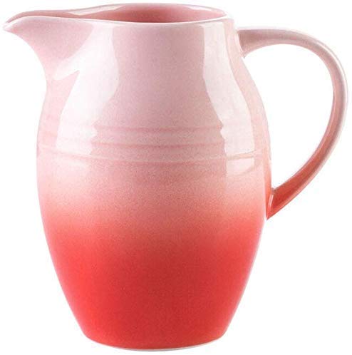 Vase antique en céramique pour raviver un salon terne avec élégance