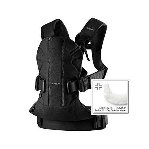 BabyBjörn Babybjörn Mochila Porta Bebé One, Cotton Mix, Negro & Babero Blanco 1 Unidad 1030 g