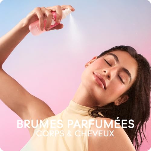 CACHAREL Yummy Mist Rose Mallow — Brume Parfumée Florale Fruitée Corps et Cheveux pour Femme - Pétales de Rose infusés, Lait de Fraise, Accord Guimauve Moelleuse - Spray Vaporisateur - 100ml