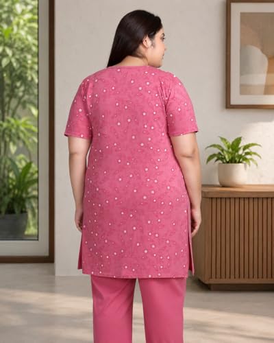 Image of In Love Women's All-Over Printed Cotton Plus Size Longline T-Shirt with Pockets