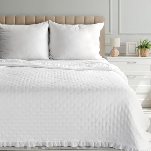 Eurofirany Stillvolle Tagesdecke mit Rüschen LIBI 3 weiß 220 x 240 cm