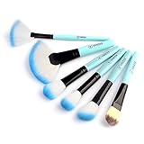 Para una perfecta combinación: aplicar polvos, cremas y líquidos sin que el cepillo sumerja todo el producto – para una tez uniforme sin perder maquillaje.