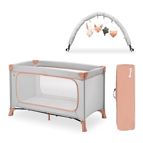 hauck Kinderreisebett Dream N Play Plus inkl. Spielbogen, Dusty Cork/Forest - ab Geburt bis 15 kg - mit XL Spiel Schlupf & Tragetasche - Leicht & Klein Zusammenklappbar