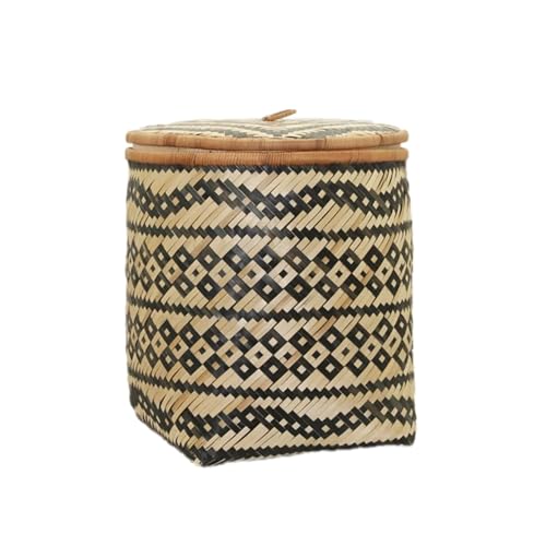 Panier à linge sale en rotin pour une chambre rangée et zen