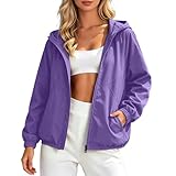 【Mode et Polyvalent】: Le manteau de pluie pour femme n’est pas seulement un manteau imperméable, mais aussi un coupe-vent unique ou une veste légère qui peut être assortie à différents vêtements tels que des jeans, des pantalons de survêtement, des T-shirts à manches courtes, etc. Pour créer un style décontracté et tendance. Il peut également bloquer le soleil en été.