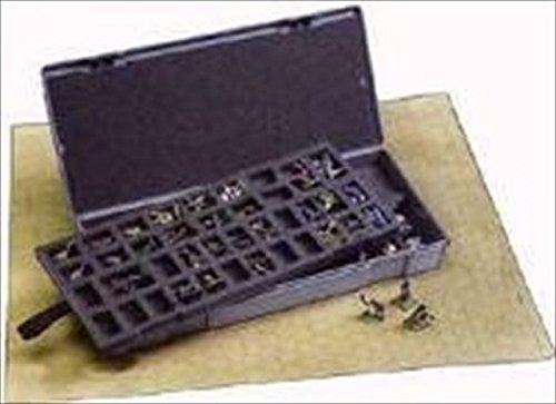 Chessex Manufacturing 2850 Figurestorage Box, Large 80 Count