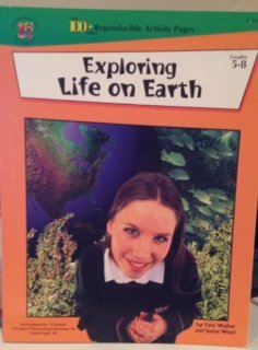Paperback Exploring Life on Earth Book