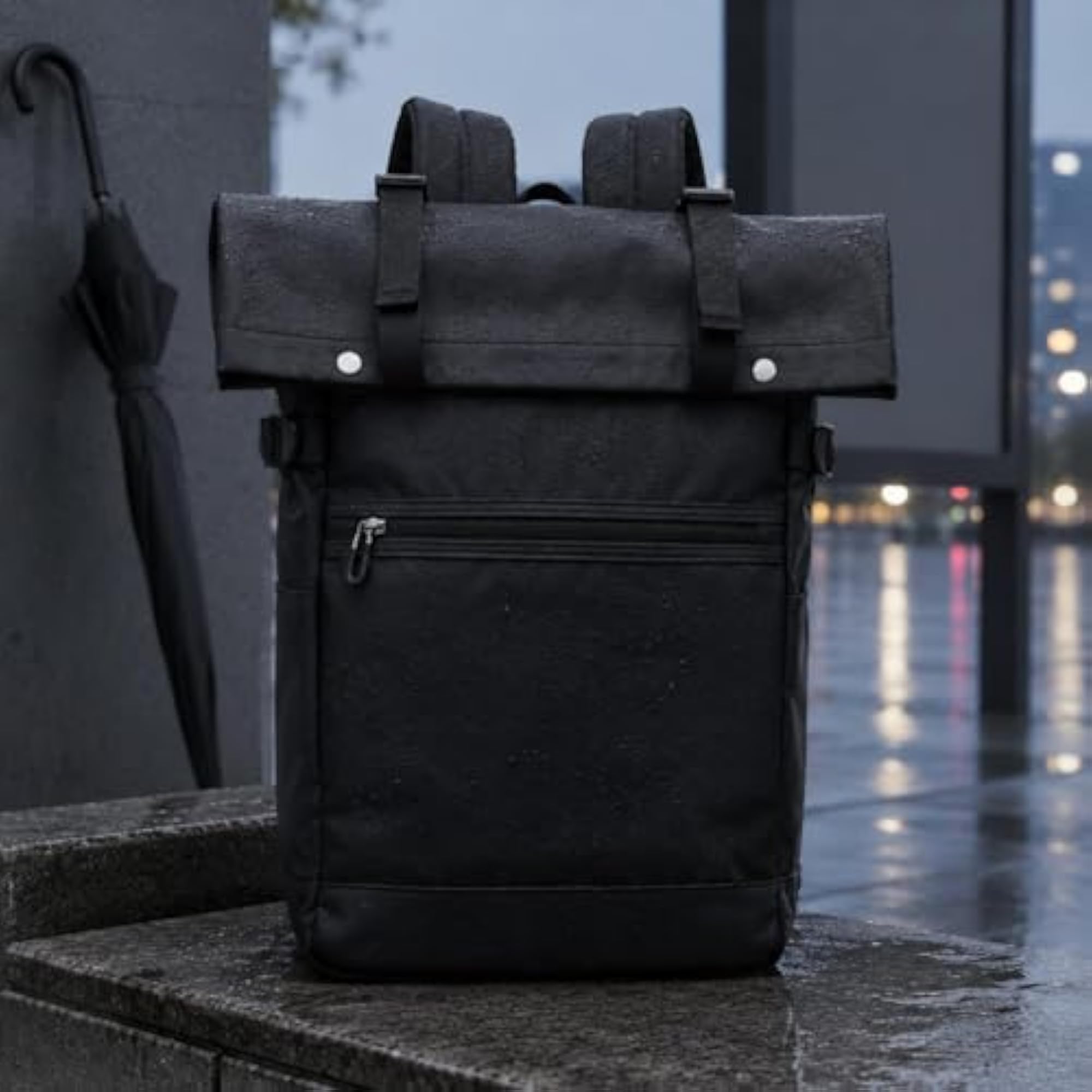 Front Buckle Closure 17-Inch Backpack for Commuting