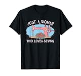 Perfecta para los amantes de las máquinas de coser, confeccionistas, sastres, costureras, fabricantes de chaquetas o cualquier persona a la que le guste esta camiseta. Perfecta para regalar en cualquier ocasión como Navidad o reuniones. ¿A qué esperas?