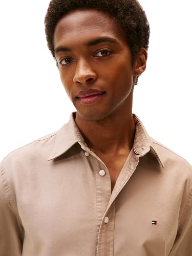 Image of Tommy Hilfiger Men's Long Sleeve Oxford Shirts in Regular Fit, Men's Button Down Shirts, Also Available in Big and Tall