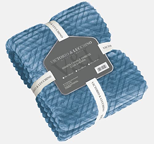 Victorio & Lucchino Manta Plaid Sofá Canale Emboss con Borreguito Sherpa - (VL-80511 Celeste, 130x160 Cm)