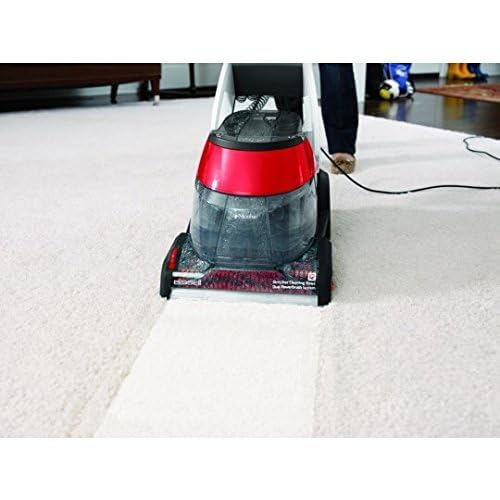 BISSELL 1456E cleaning a carpet