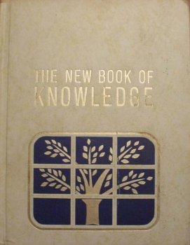 The New Book of Knowledge Annual 1982: Events o... 0717206130 Book Cover