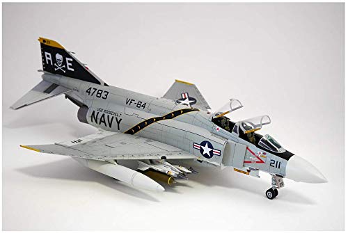 1/48 Usn F-4J Vf-84 Jolly Rogers 12305 With 3 Lifelike Pilot Figures - Plastic Model Kit #TOP1