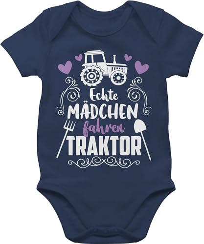 Baby Body Junge - Bagger und Co. - Echte Mädchen fahren Traktor - weiß - 6/12 Monate - Navy Blau - fahrzeuge babysachen flugzeugen babybody baby-kurzarmbodys babykleidung bodys babyklamotten