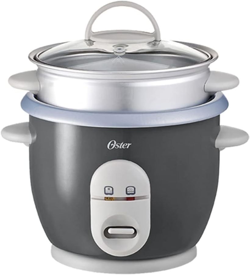 Imagem frontal da panela com fundo neutro.